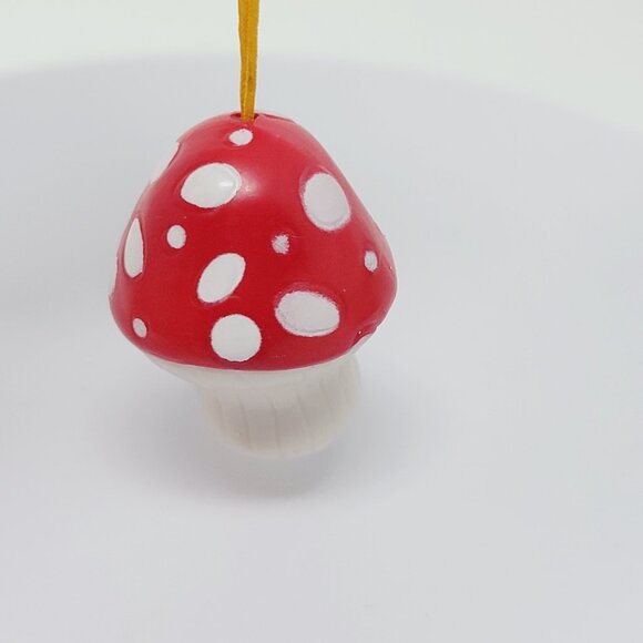 Winnie The Pooh Peek-A-Pooh Mushroom Pooh Phone Charm Garden series # 12 - Picture 2 of 2